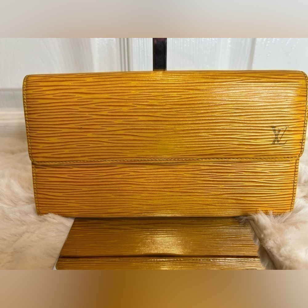 LOUIS VUITTON TASSIL YELLOW EPI LEATHER SARAH LONG ENVELOPE WALLET